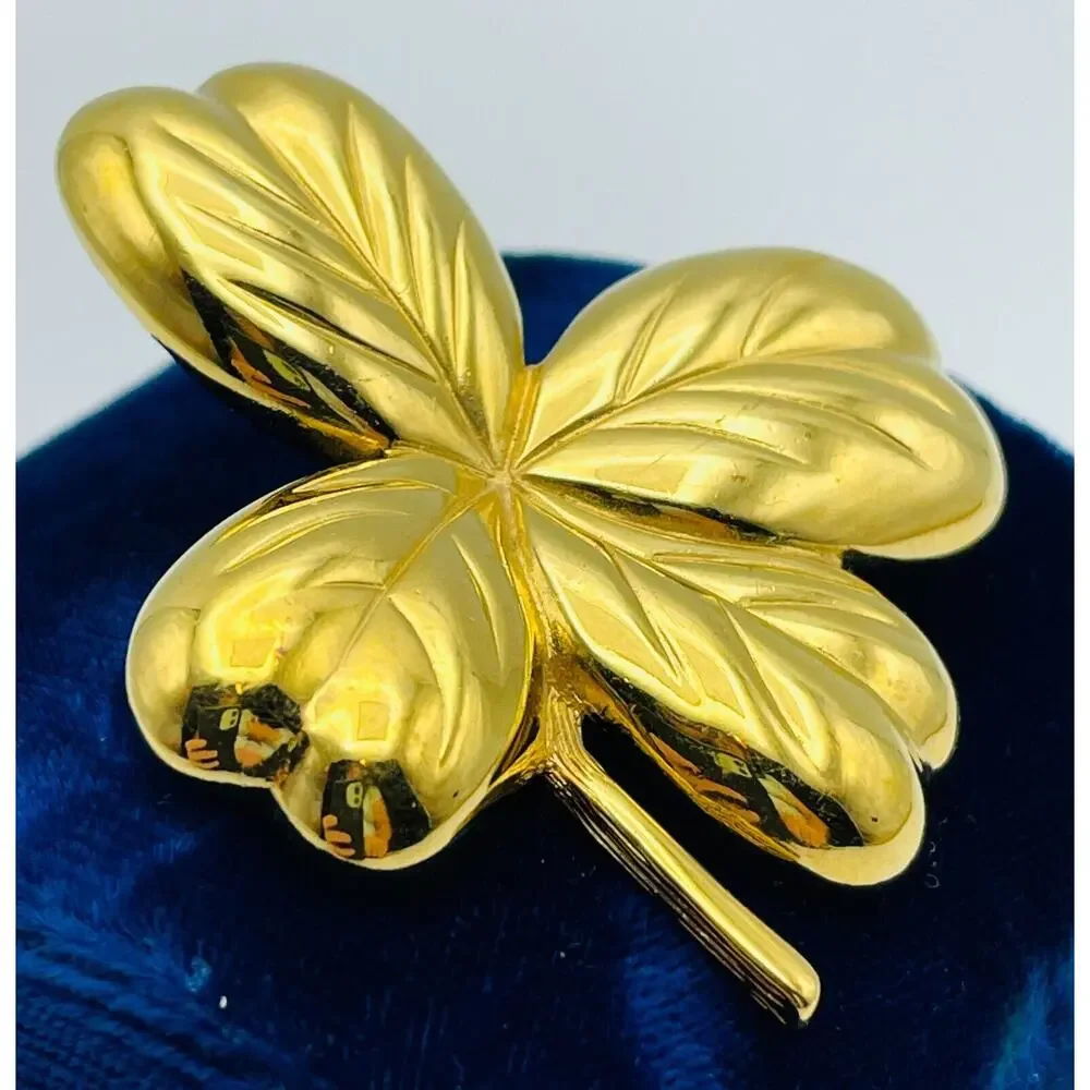 Classic Monet Gold Tone Lucky Four Leaf Clover Shamrock Brooch 2 in Pin Vintage